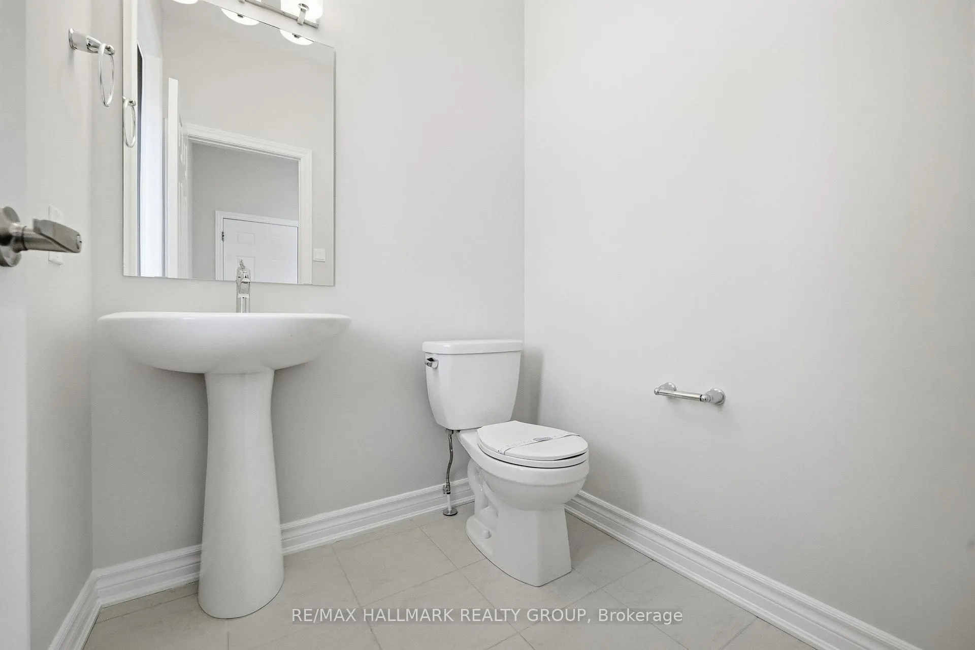 Photo 6 of 216 Ryan Reynolds Way, Ottawa, Mer Bleue/Bradley Estates/Anderson Park — HOMEH