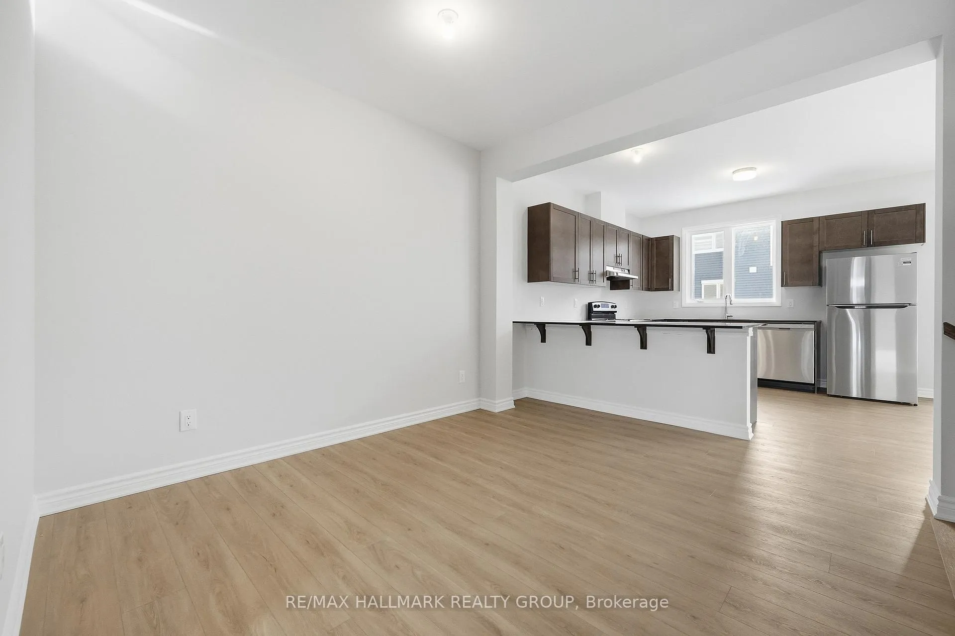 Photo 7 of 216 Ryan Reynolds Way, Ottawa, Mer Bleue/Bradley Estates/Anderson Park — HOMEH