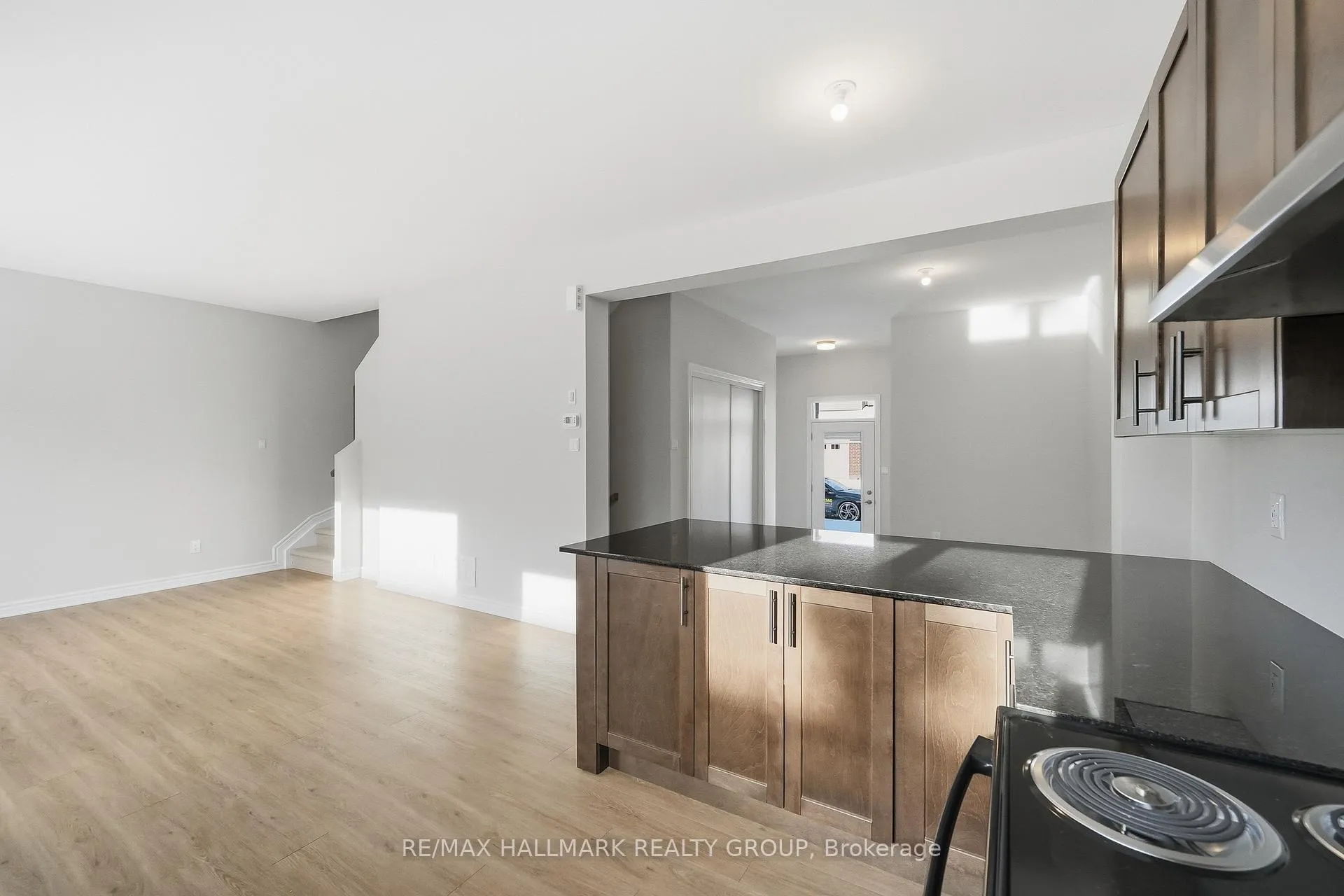 Photo 13 of 216 Ryan Reynolds Way, Ottawa, Mer Bleue/Bradley Estates/Anderson Park — HOMEH