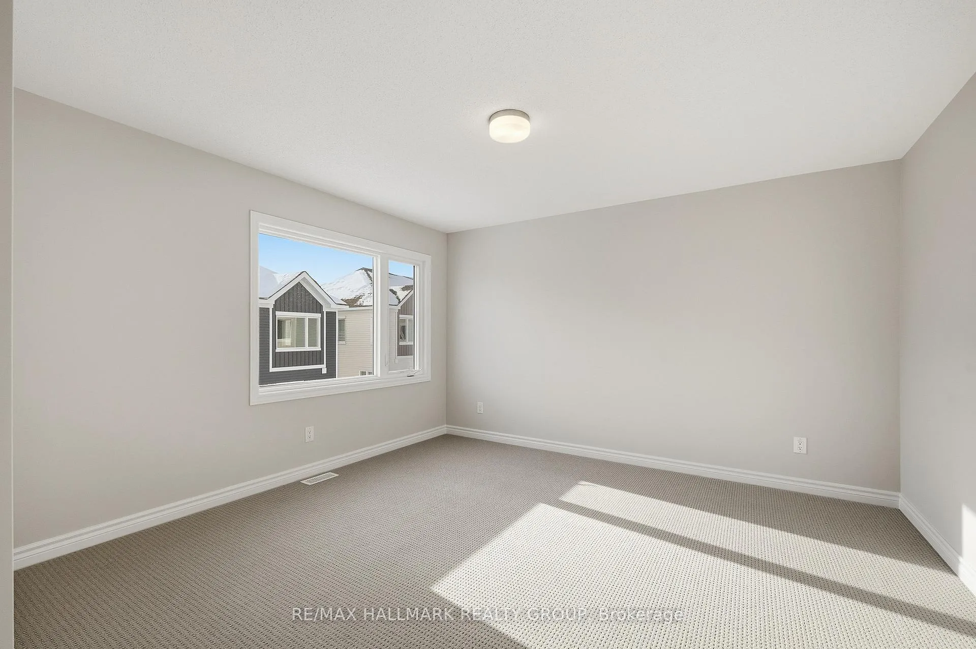 Photo 18 of 216 Ryan Reynolds Way, Ottawa, Mer Bleue/Bradley Estates/Anderson Park — HOMEH