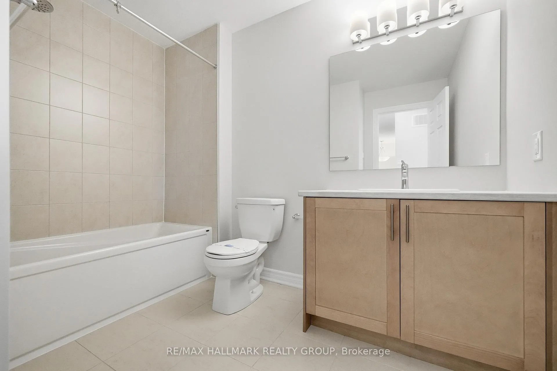 Photo 27 of 216 Ryan Reynolds Way, Ottawa, Mer Bleue/Bradley Estates/Anderson Park — HOMEH