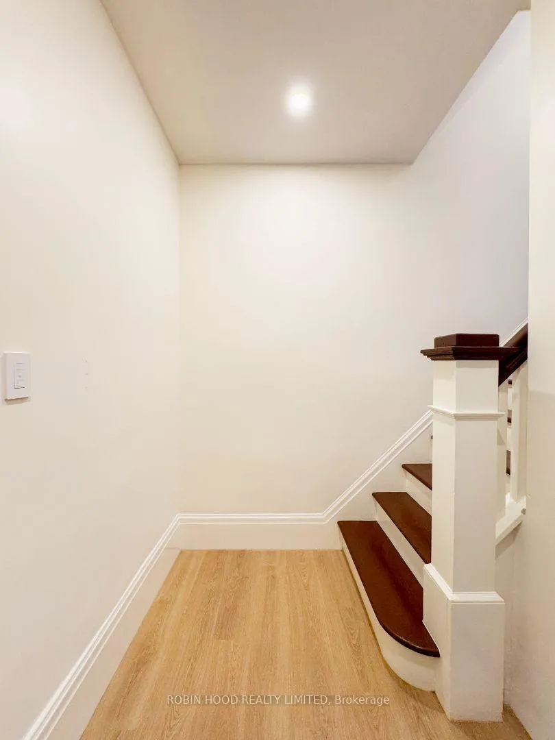 Photo 2 of 31 Pequegnat Avenue, Kitchener — HOMEH
