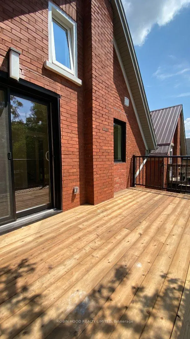Photo 6 of 31 Pequegnat Avenue, Kitchener — HOMEH