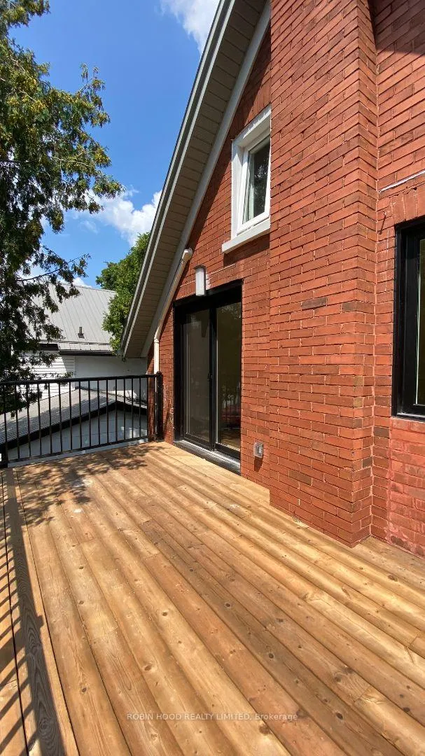 Photo 7 of 31 Pequegnat Avenue, Kitchener — HOMEH