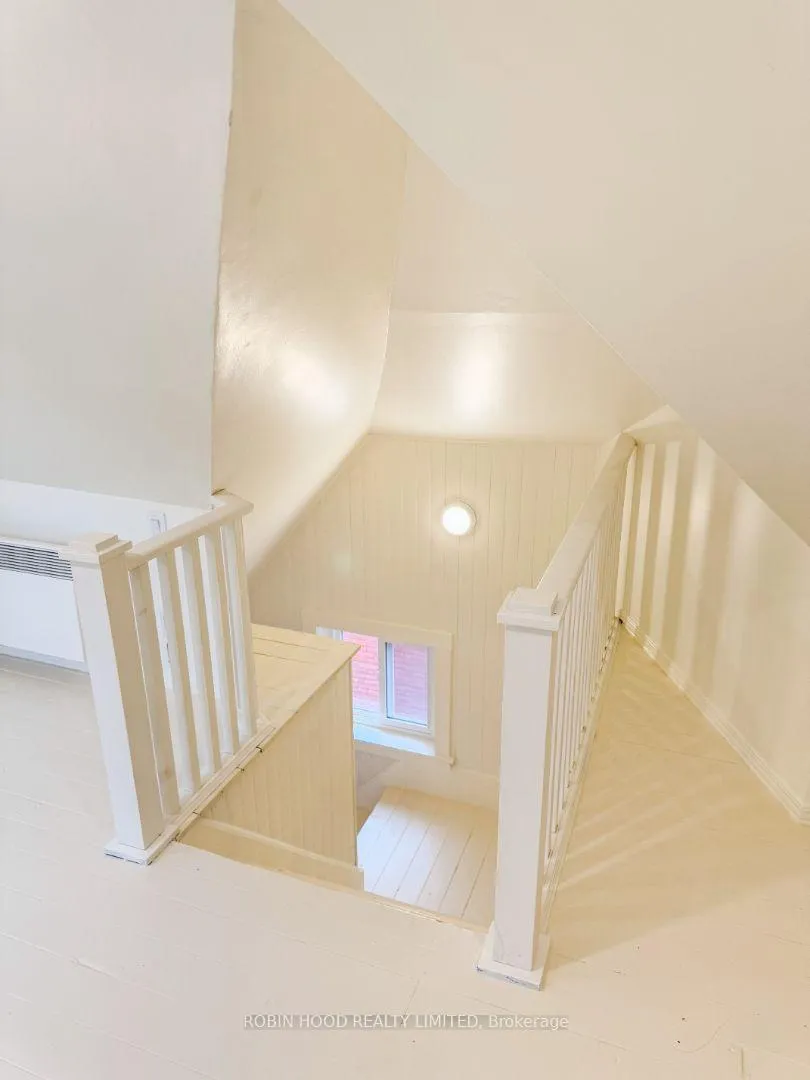 Photo 12 of 31 Pequegnat Avenue, Kitchener — HOMEH