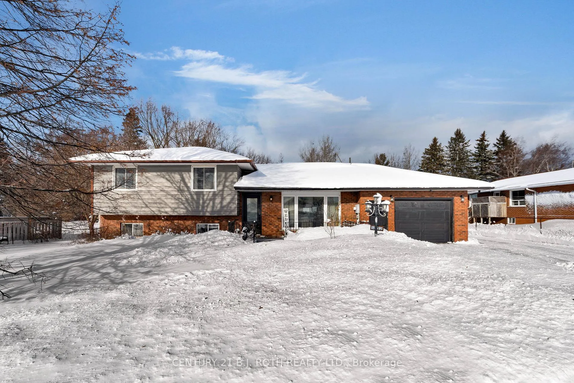 Photo 3 of 5812 County Rd 90, Springwater, Rural Springwater — HOMEH