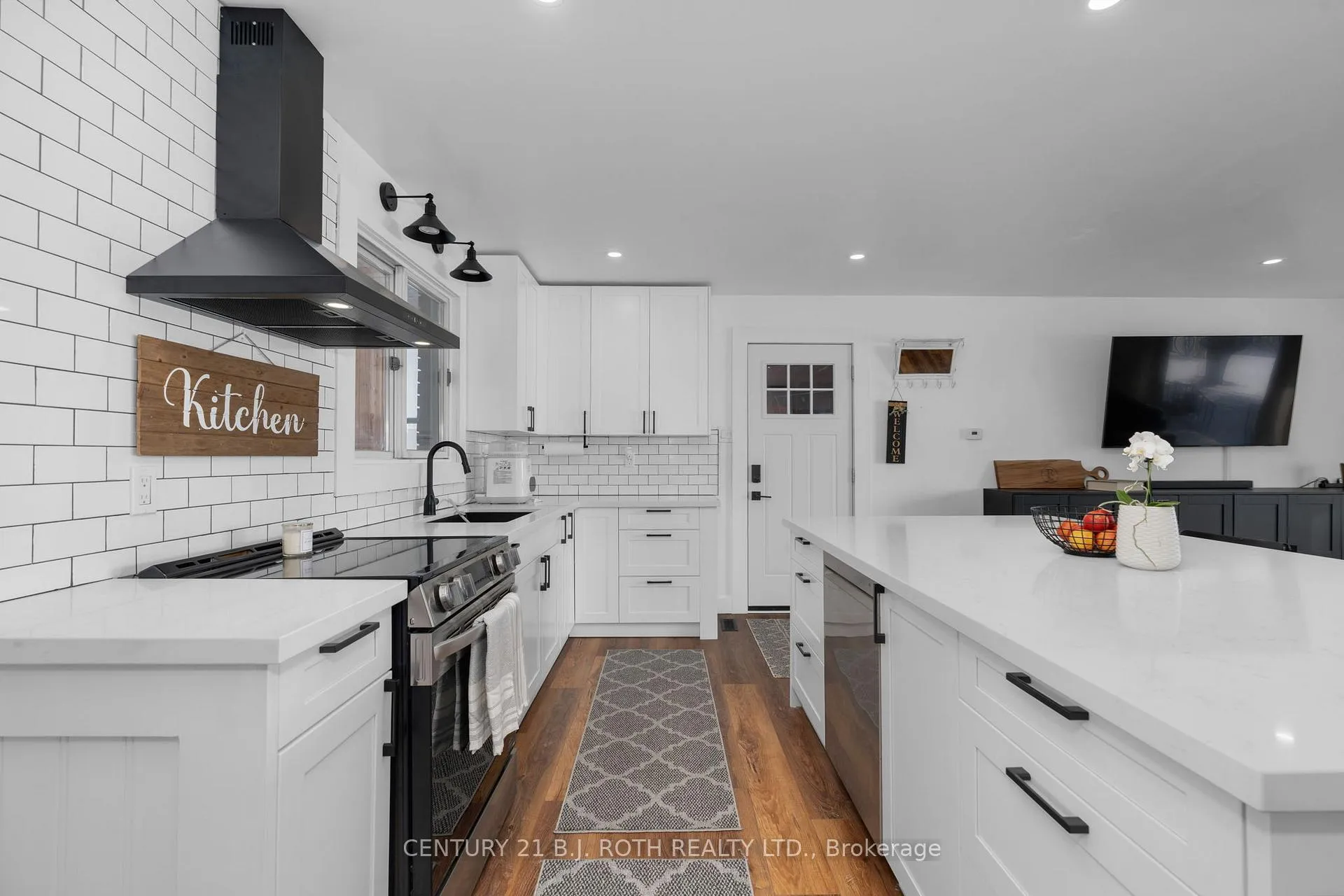 Photo 11 of 5812 County Rd 90, Springwater, Rural Springwater — HOMEH