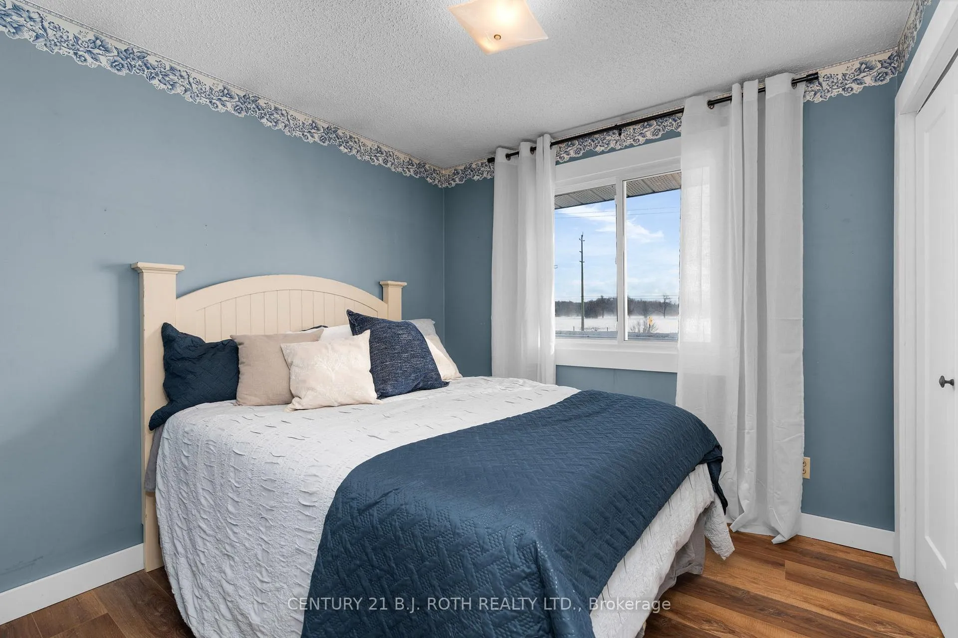 Photo 14 of 5812 County Rd 90, Springwater, Rural Springwater — HOMEH