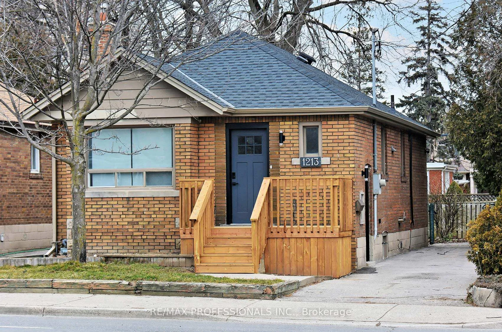 Front of 1213 Islington Avenue
