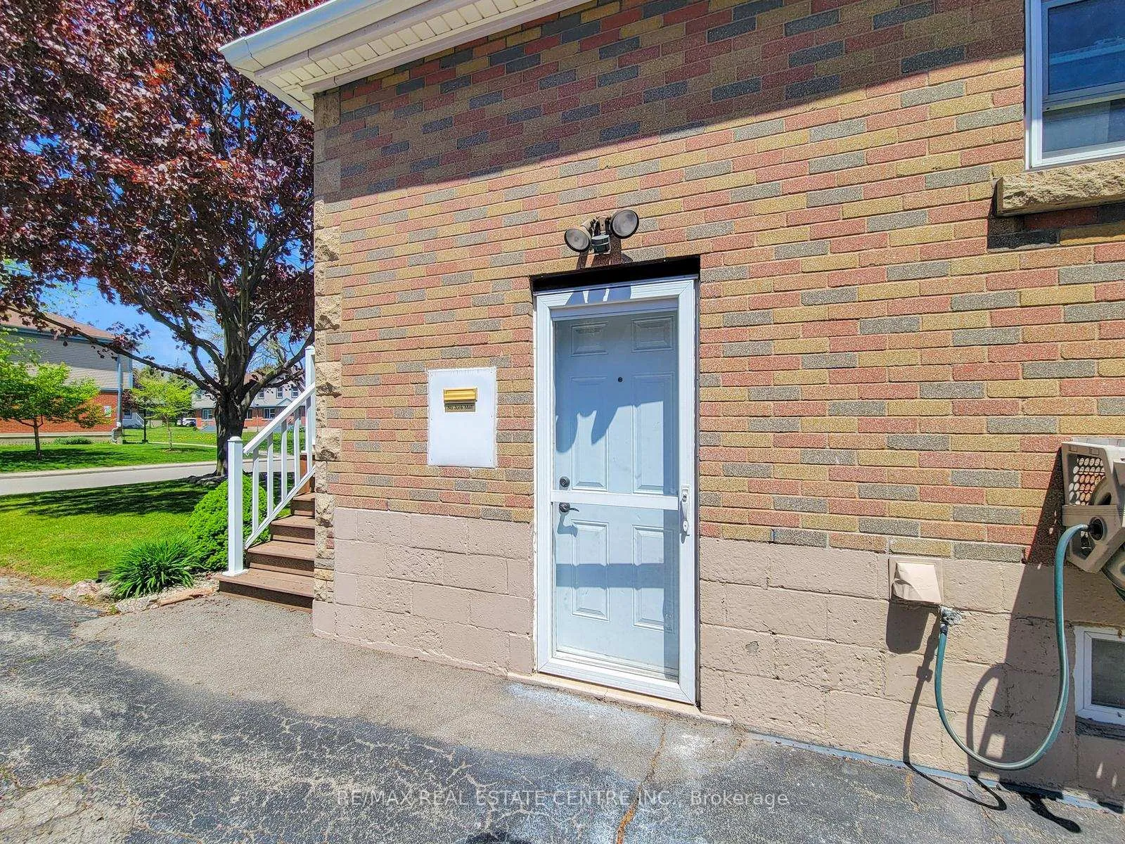 Photo 3 of 363 East 27th Street, Hamilton, Burkholme — HOMEH
