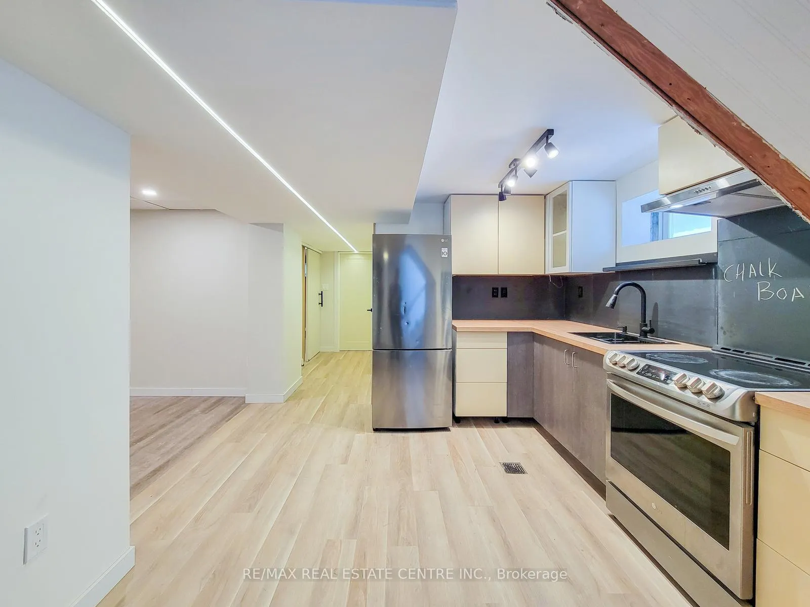 Photo 5 of 363 East 27th Street, Hamilton, Burkholme — HOMEH
