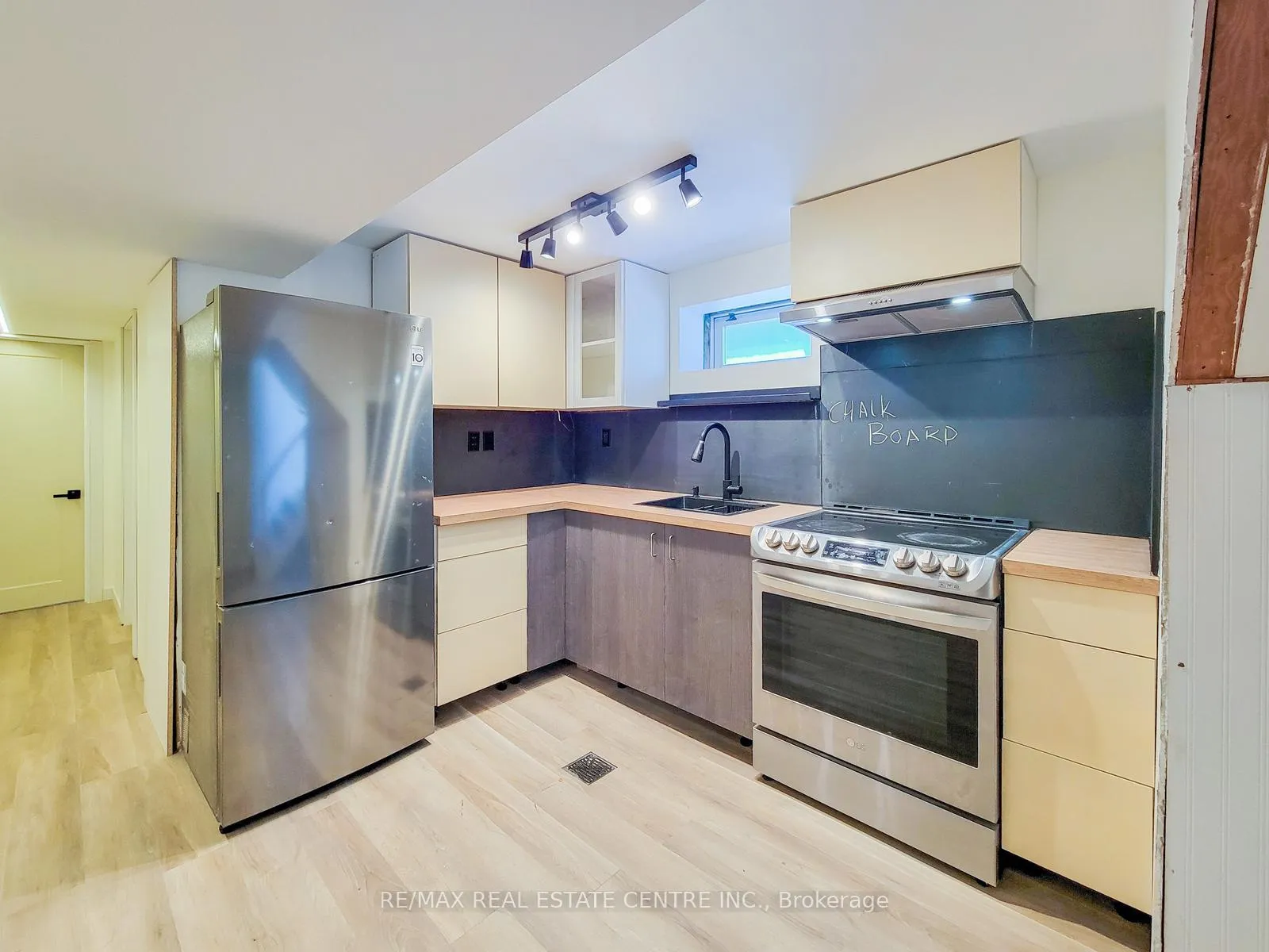 Photo 6 of 363 East 27th Street, Hamilton, Burkholme — HOMEH