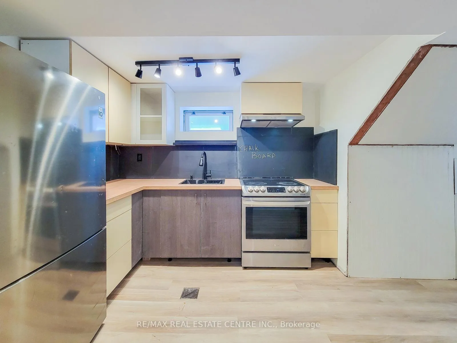 Photo 7 of 363 East 27th Street, Hamilton, Burkholme — HOMEH