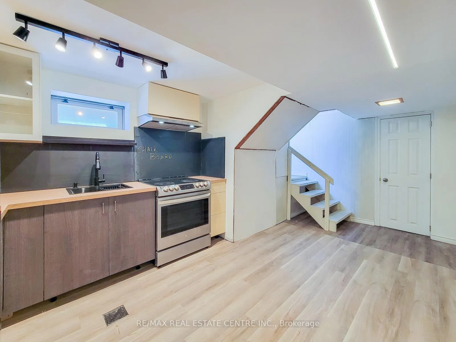 Photo 8 of 363 East 27th Street, Hamilton, Burkholme — HOMEH