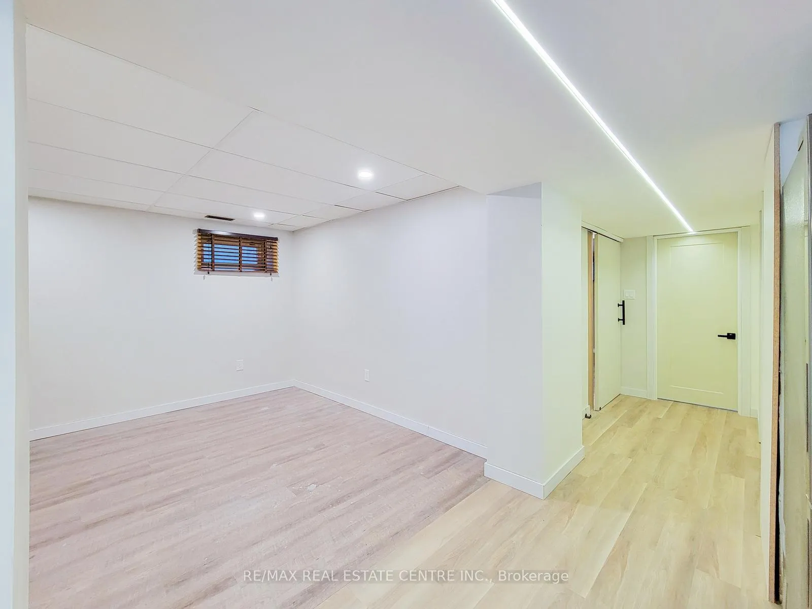 Photo 9 of 363 East 27th Street, Hamilton, Burkholme — HOMEH