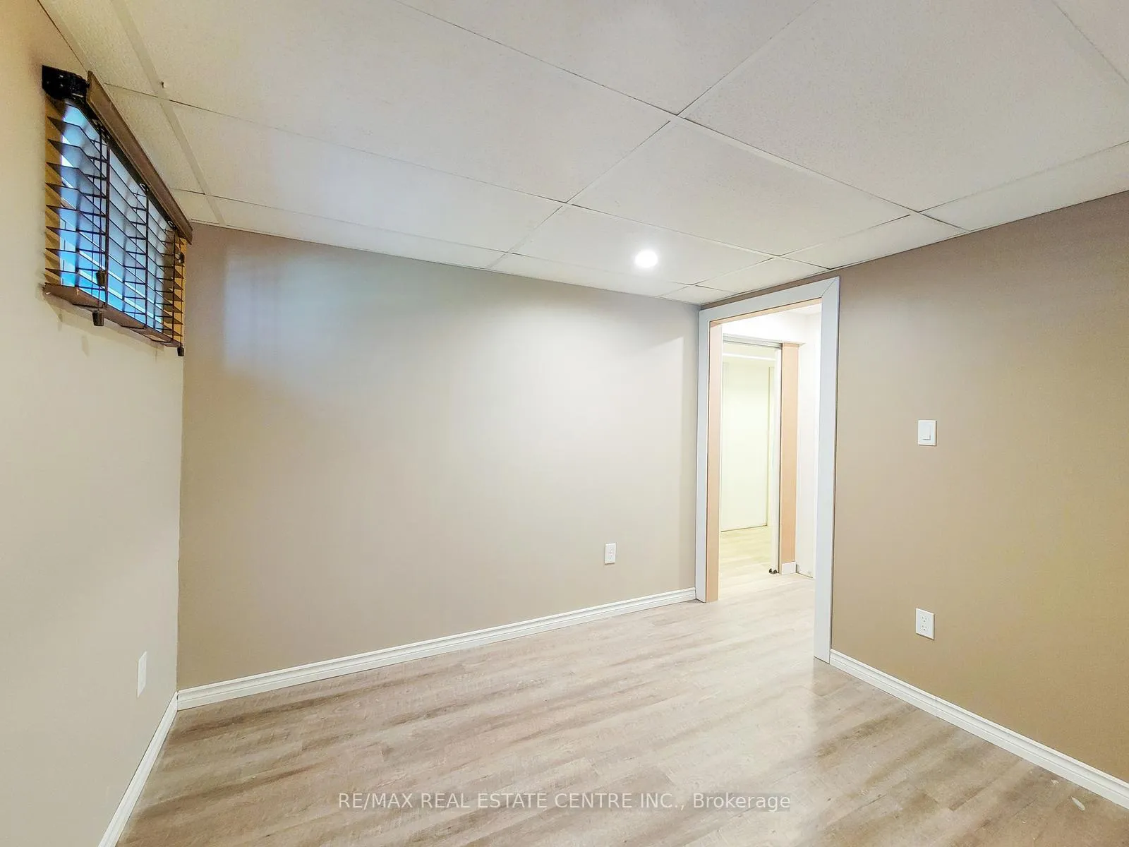 Photo 16 of 363 East 27th Street, Hamilton, Burkholme — HOMEH