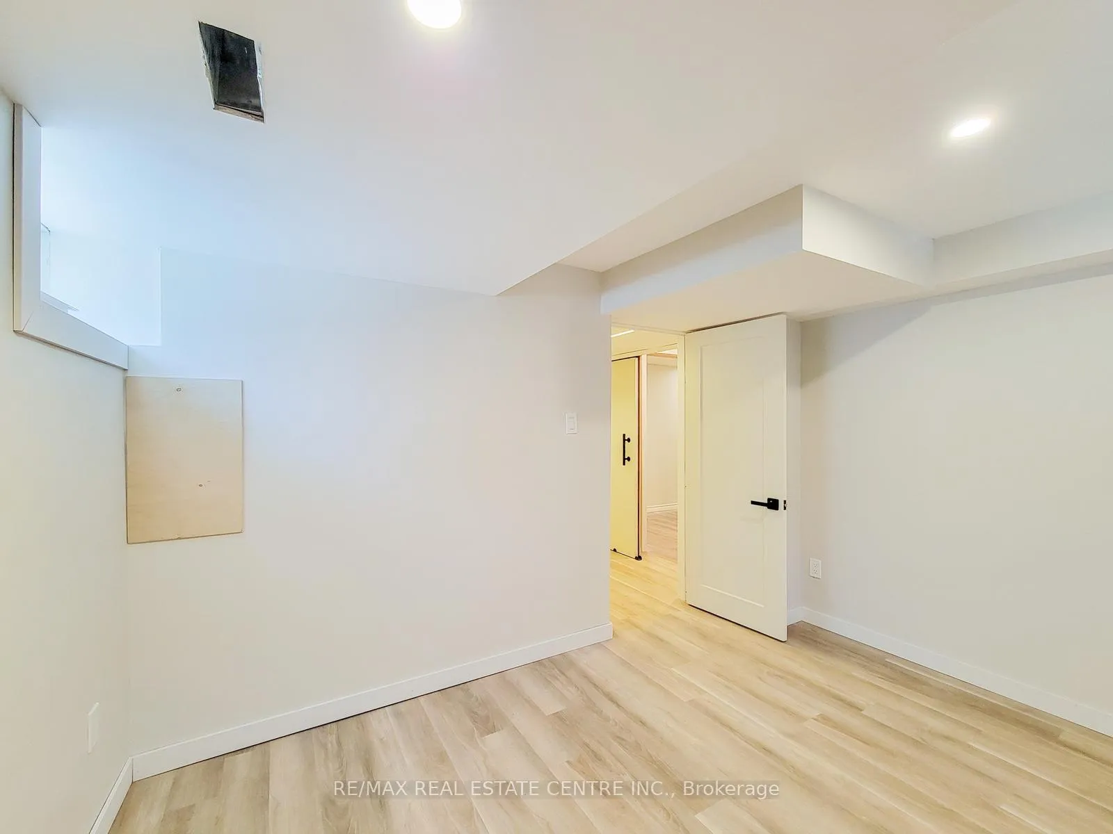 Photo 18 of 363 East 27th Street, Hamilton, Burkholme — HOMEH