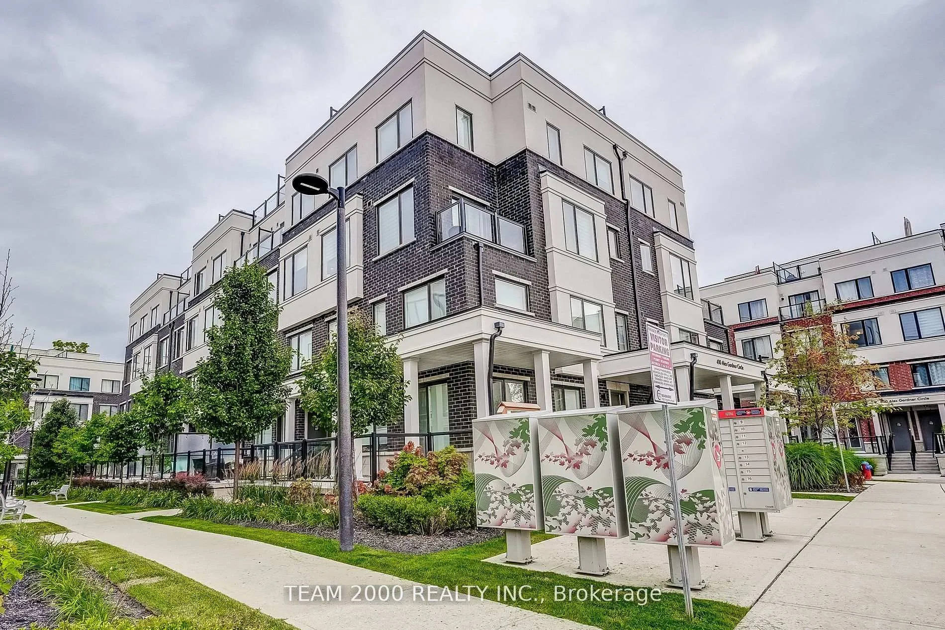 Photo 3 of Unit 81, 400 Alex Gardner Circle, Aurora, Aurora Village — HOMEH