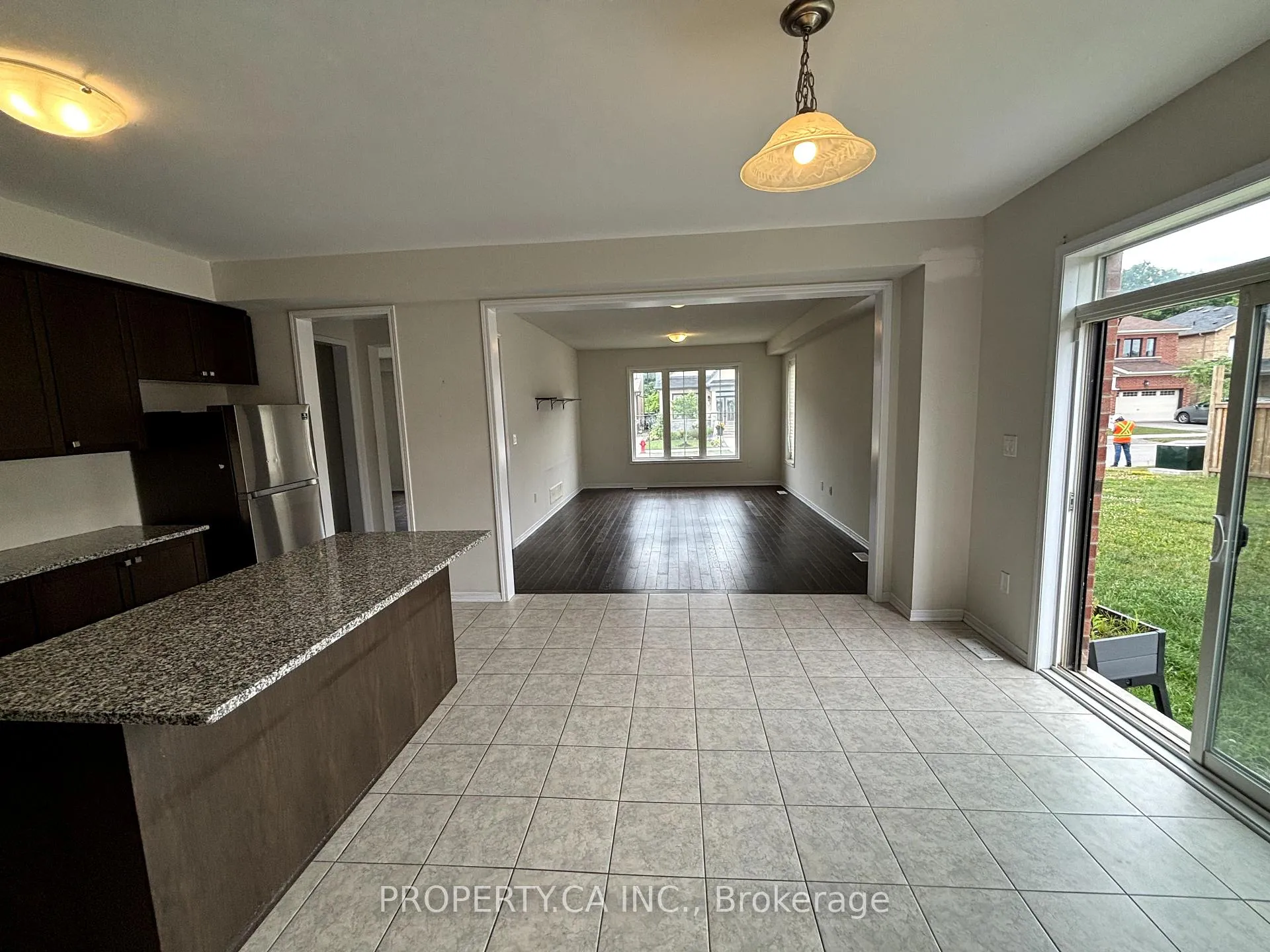 Photo 3 of 64 Cactus Crescent, Hamilton, Rural Stoney Creek — HOMEH