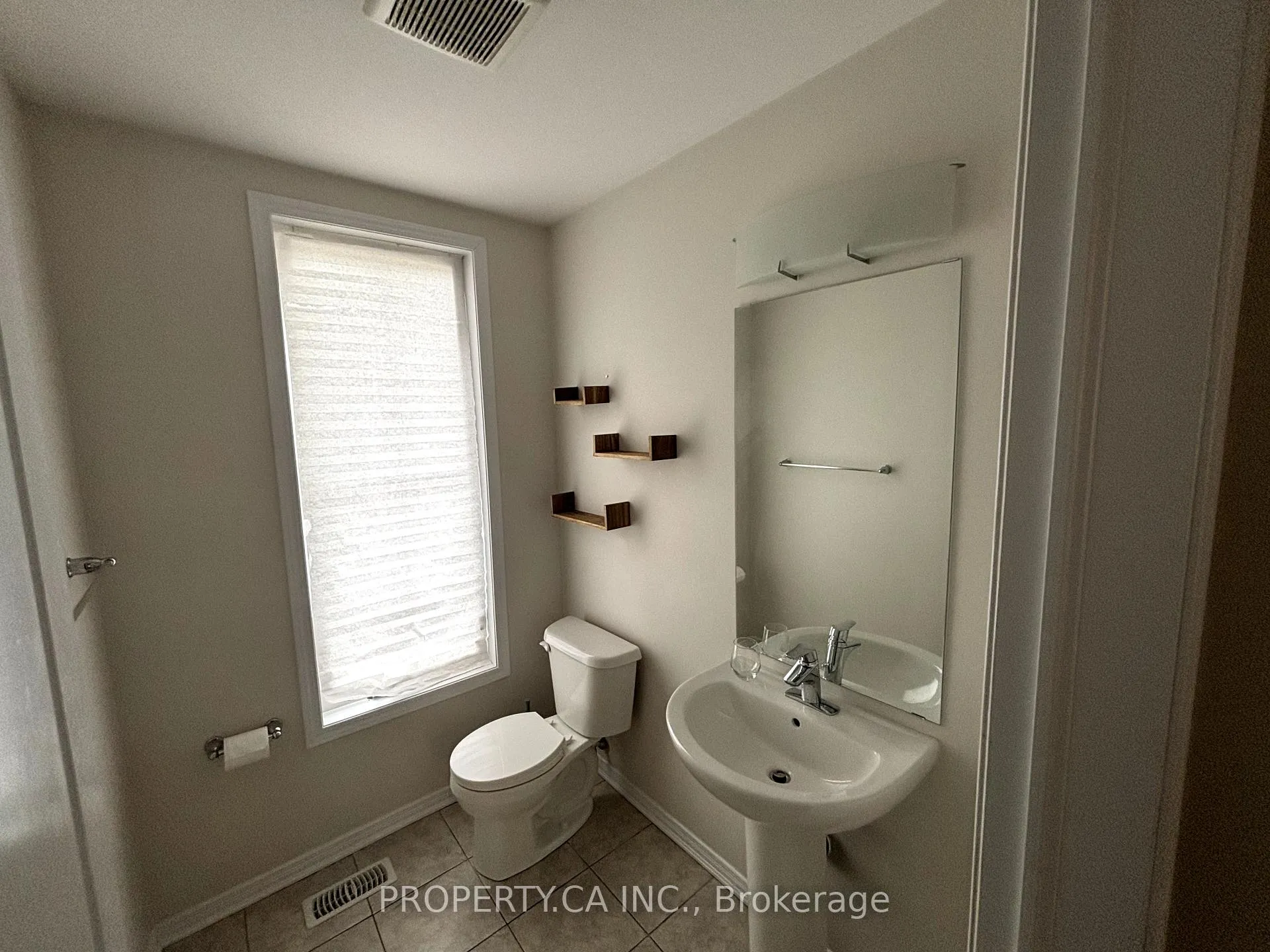 Photo 8 of 64 Cactus Crescent, Hamilton, Rural Stoney Creek — HOMEH