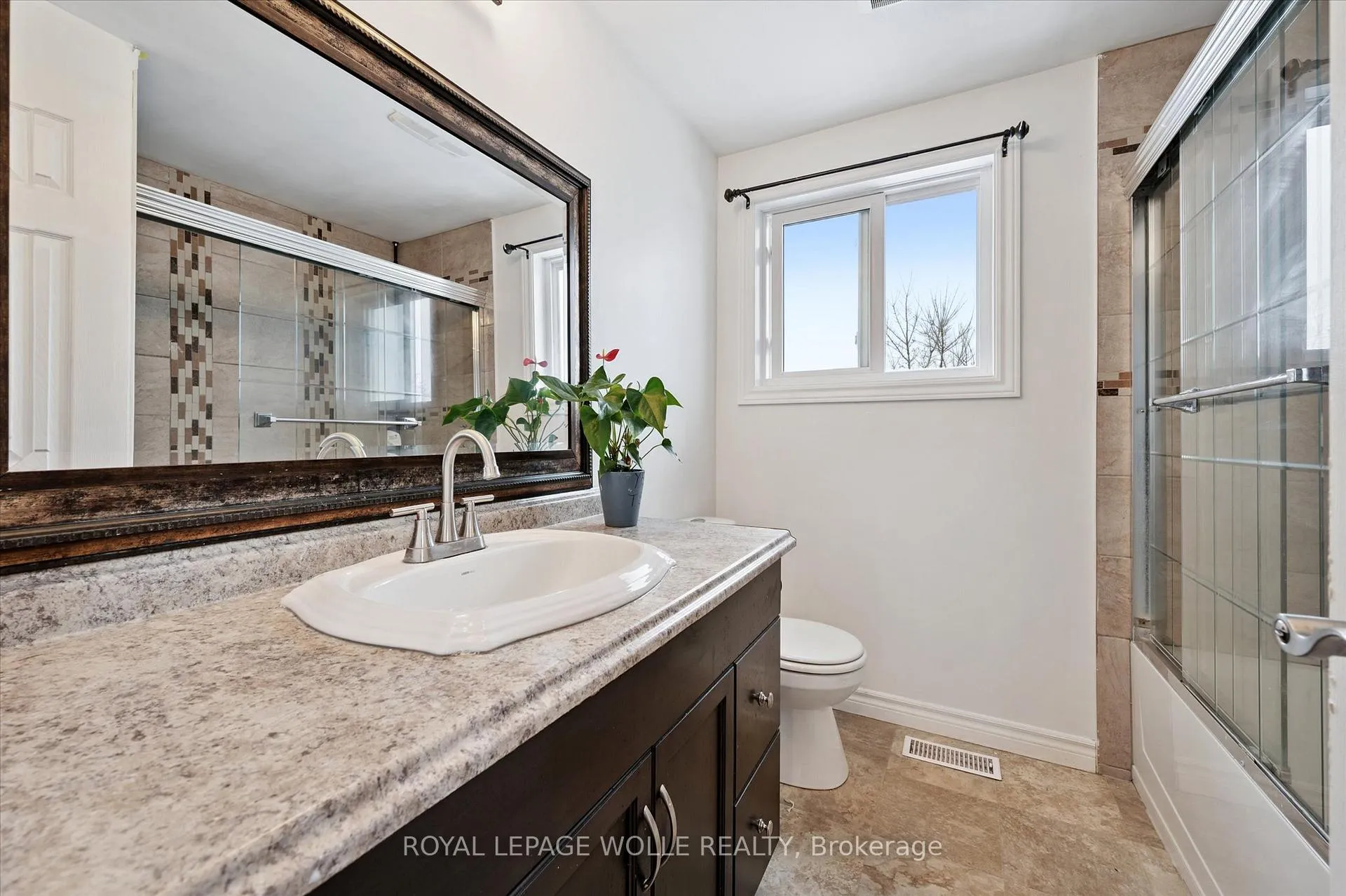 Photo 22 of 23 Tamvale Crescent, Kitchener — HOMEH