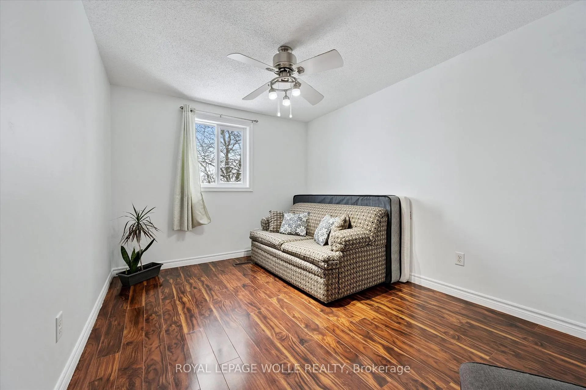 Photo 24 of 23 Tamvale Crescent, Kitchener — HOMEH