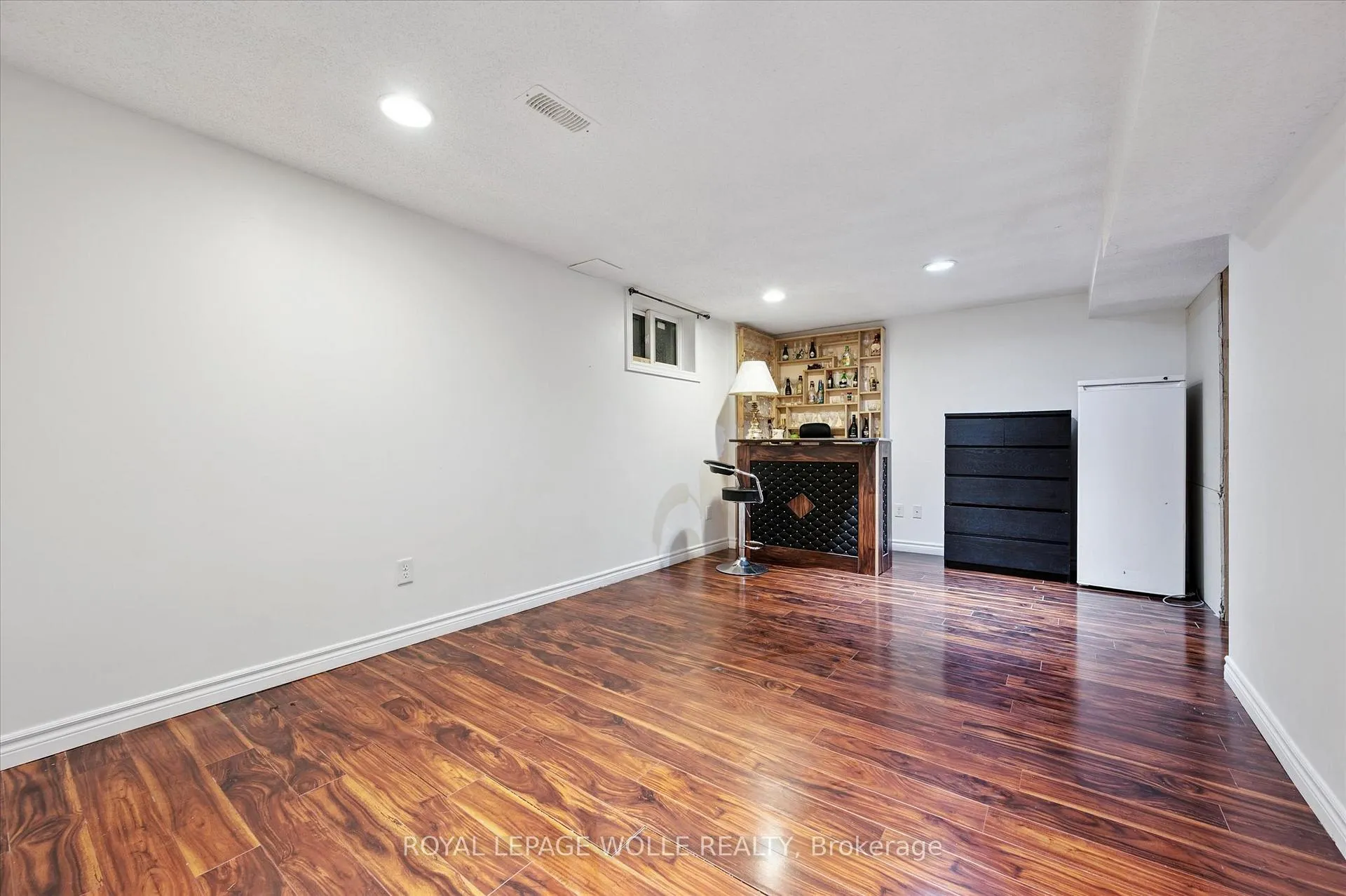 Photo 32 of 23 Tamvale Crescent, Kitchener — HOMEH