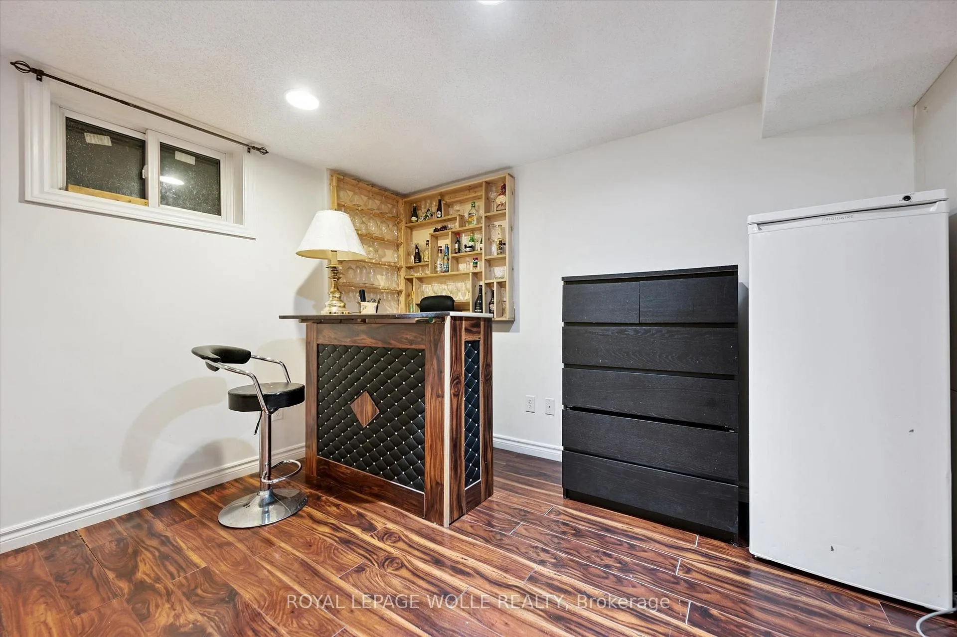Photo 33 of 23 Tamvale Crescent, Kitchener — HOMEH