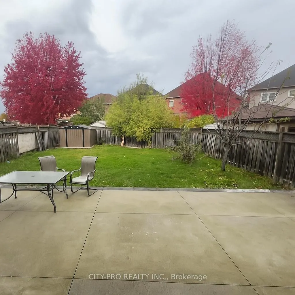 Photo 2 of 85 Bonistel Crescent, Brampton, Fletcher's Meadow — HOMEH