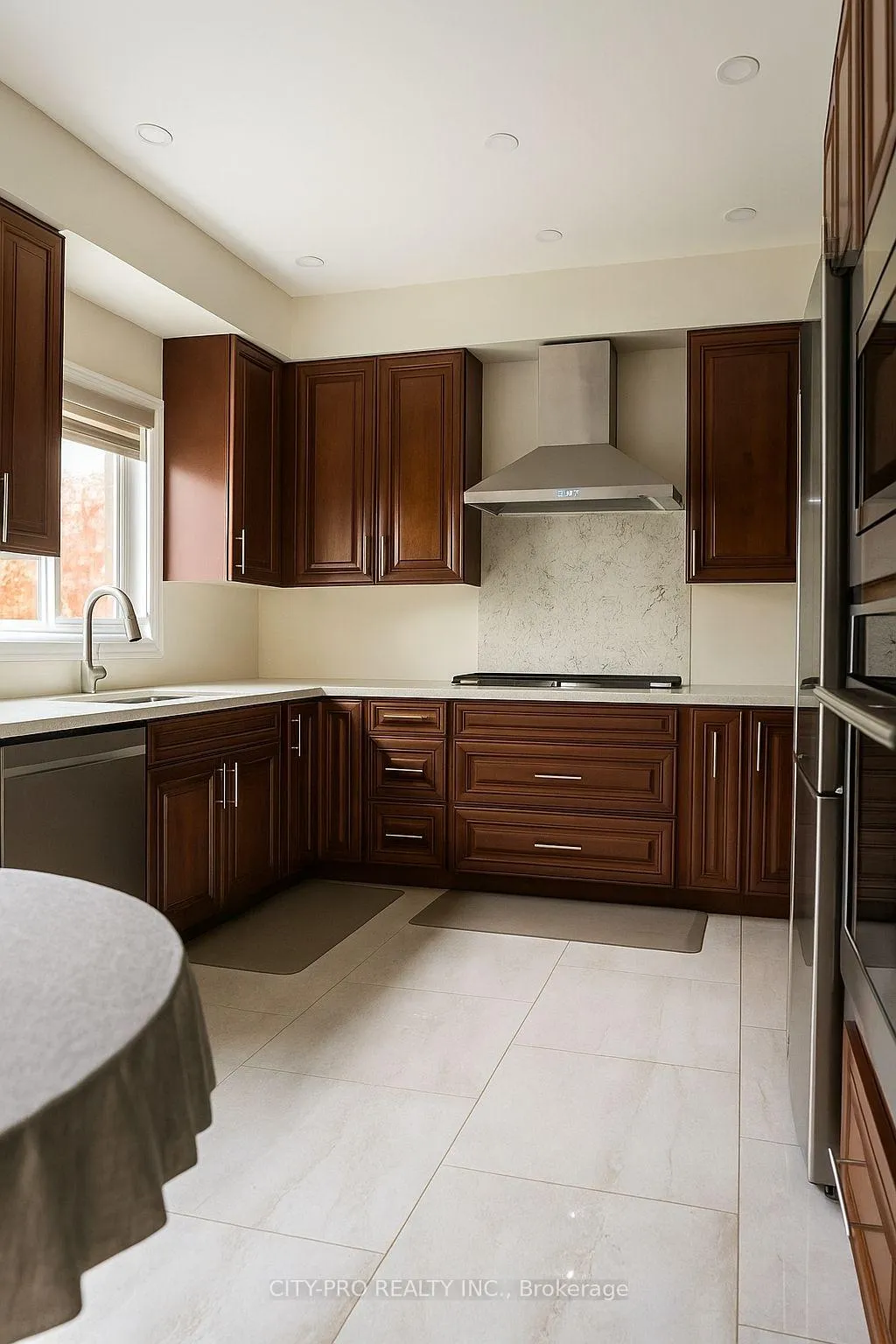 Photo 5 of 85 Bonistel Crescent, Brampton, Fletcher's Meadow — HOMEH