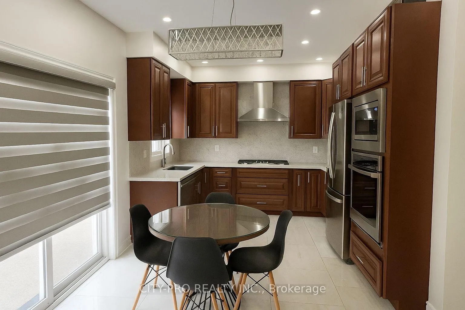 Photo 6 of 85 Bonistel Crescent, Brampton, Fletcher's Meadow — HOMEH