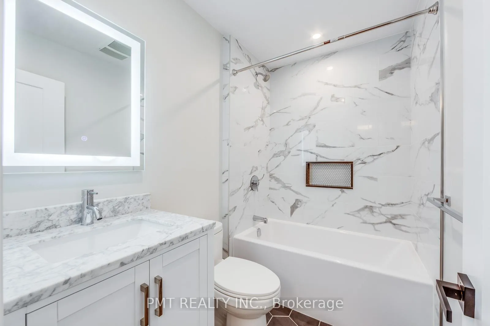 Photo 11 of Unit C, 17 Lockwood Road, Toronto, The Beaches — HOMEH