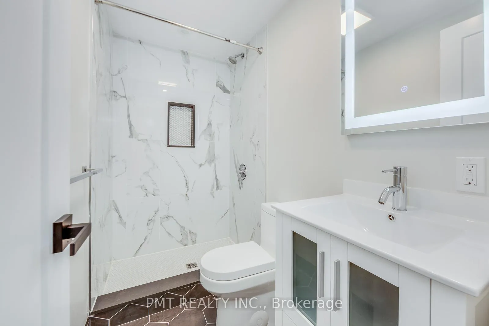 Photo 12 of Unit C, 17 Lockwood Road, Toronto, The Beaches — HOMEH