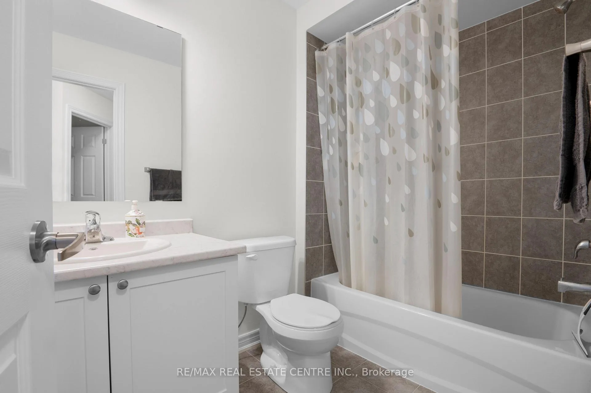 Photo 32 of 168 Clark Street, Shelburne — HOMEH