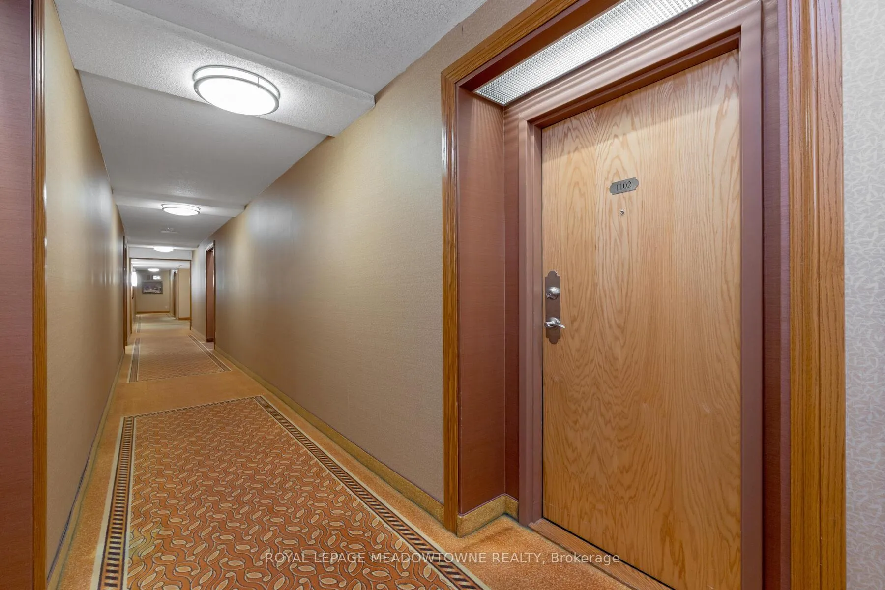Photo 4 of Unit 1102, 310 Mill Street S, Brampton, Brampton South — HOMEH