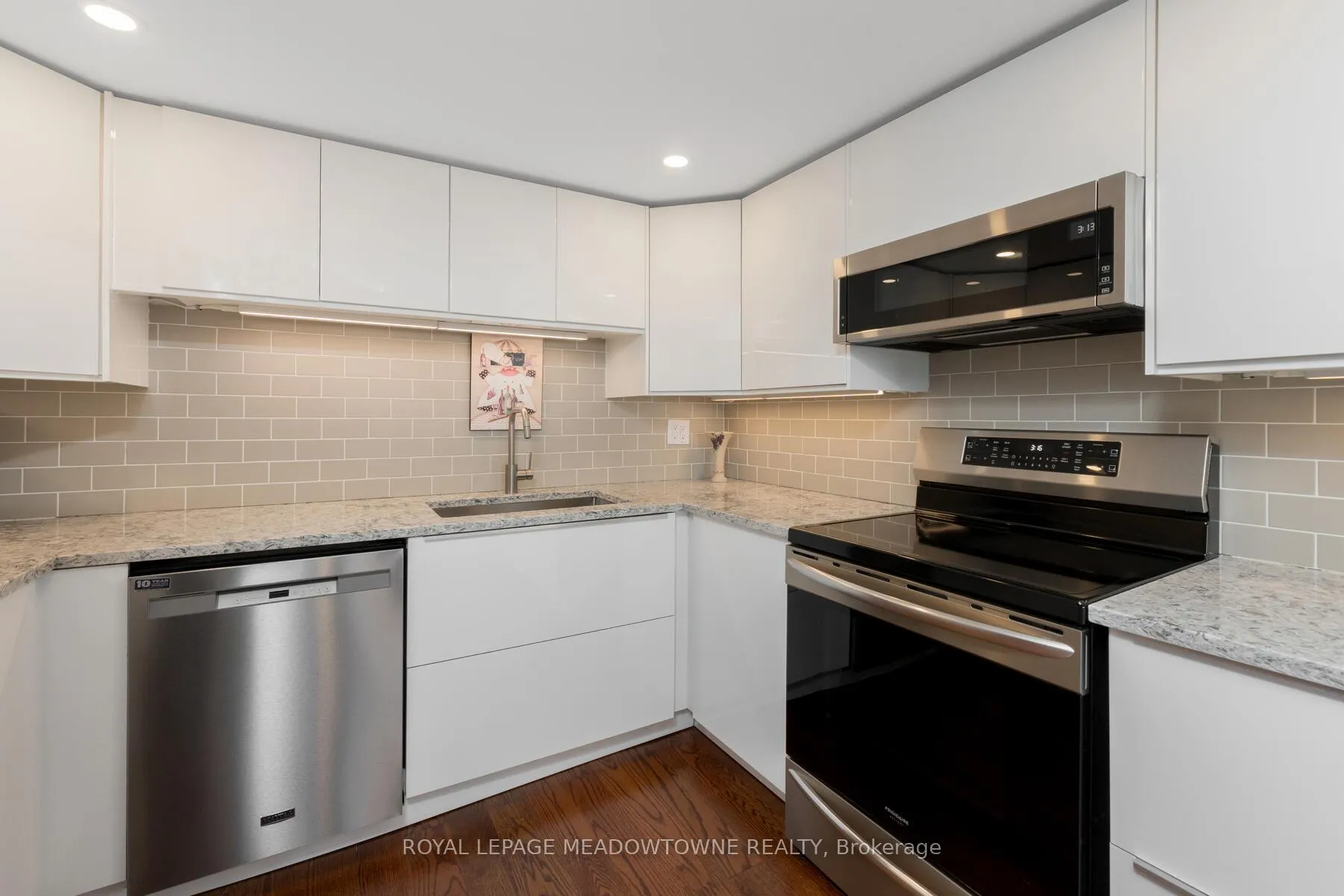 Photo 13 of Unit 1102, 310 Mill Street S, Brampton, Brampton South — HOMEH