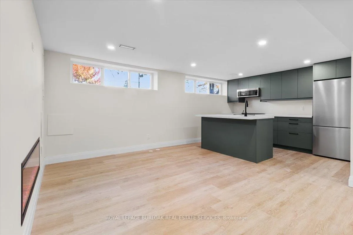 Photo 9 of Unit #2, Lower, 185 Mohawk R Road W, Hamilton, Buchanan — HOMEH