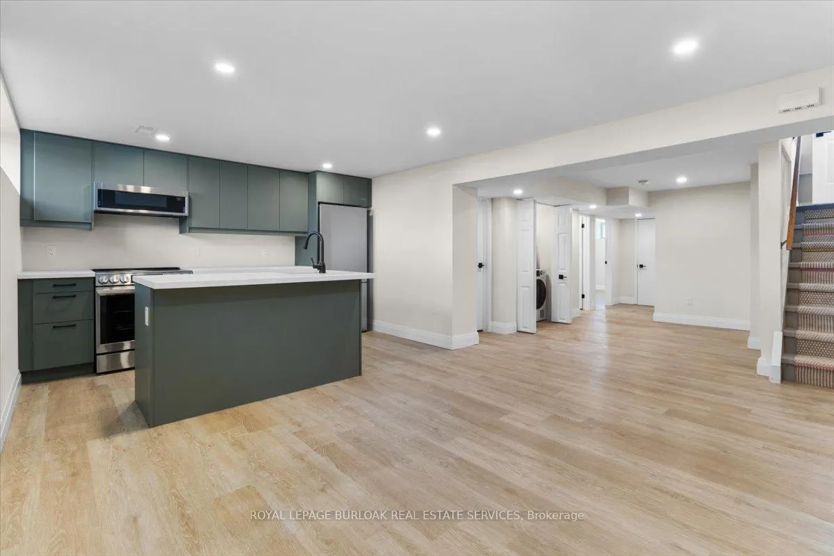 Photo 10 of Unit #2, Lower, 185 Mohawk R Road W, Hamilton, Buchanan — HOMEH