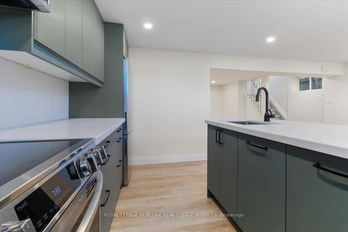 Photo 12 of Unit #2, Lower, 185 Mohawk R Road W, Hamilton, Buchanan — HOMEH