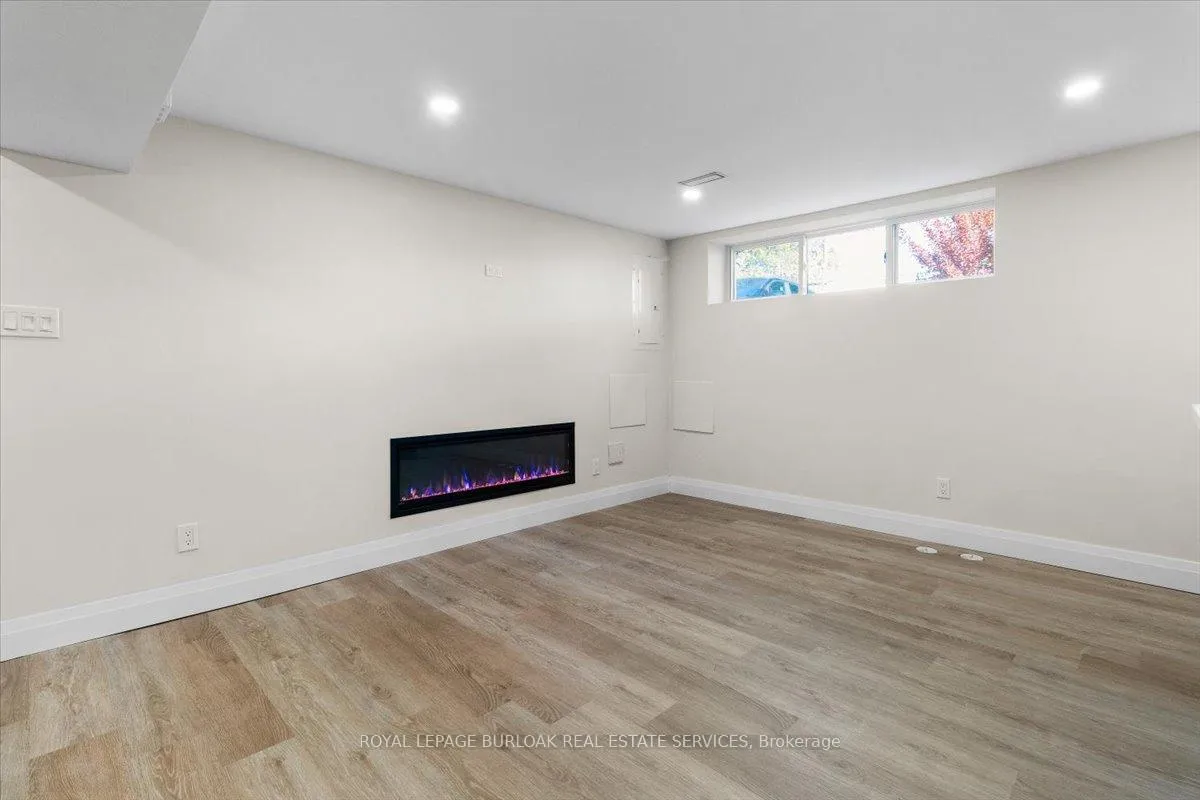 Photo 13 of Unit #2, Lower, 185 Mohawk R Road W, Hamilton, Buchanan — HOMEH
