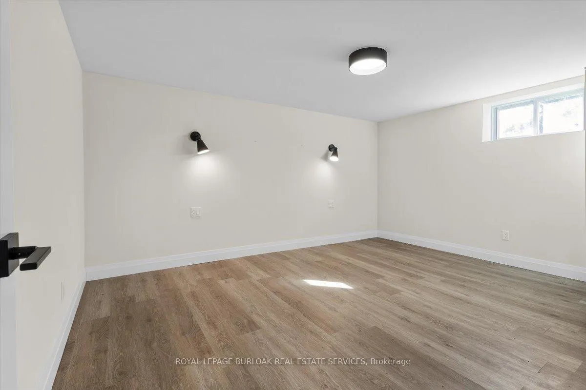 Photo 17 of Unit #2, Lower, 185 Mohawk R Road W, Hamilton, Buchanan — HOMEH
