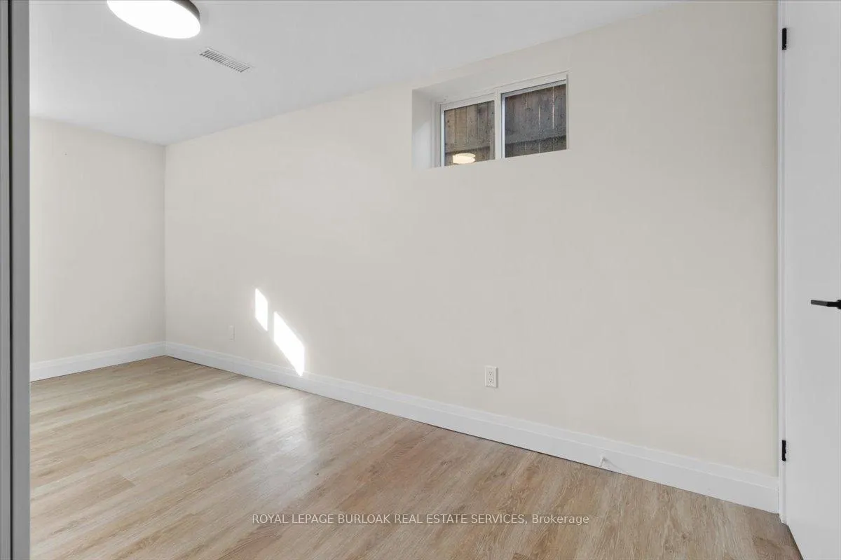 Photo 19 of Unit #2, Lower, 185 Mohawk R Road W, Hamilton, Buchanan — HOMEH