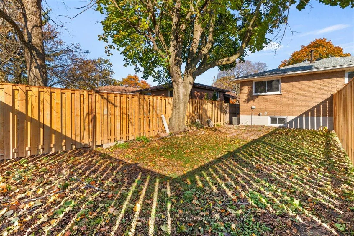 Photo 25 of Unit #2, Lower, 185 Mohawk R Road W, Hamilton, Buchanan — HOMEH