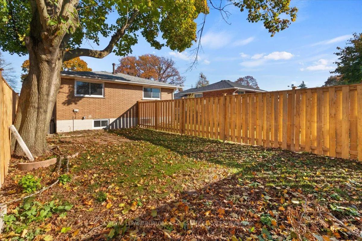 Photo 26 of Unit #2, Lower, 185 Mohawk R Road W, Hamilton, Buchanan — HOMEH
