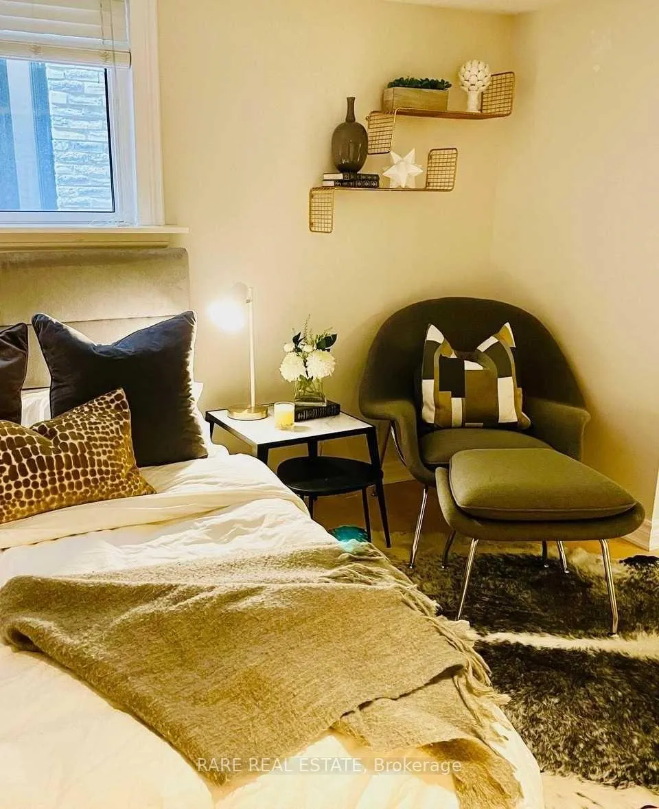 Photo 4 of Unit Lower, 26 Pine Avenue, Toronto, The Beaches — HOMEH