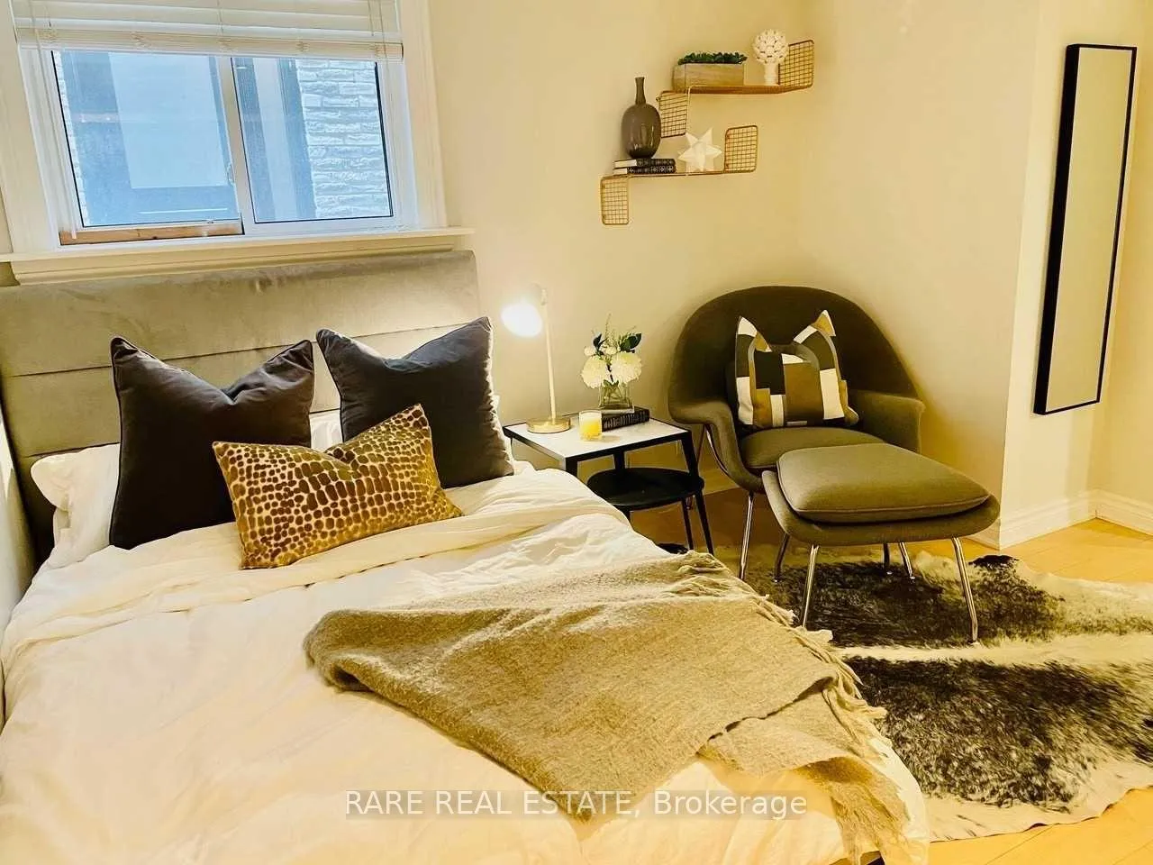 Photo 6 of Unit Lower, 26 Pine Avenue, Toronto, The Beaches — HOMEH