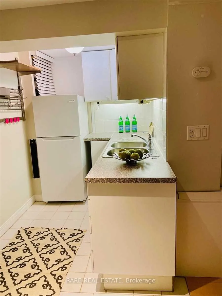 Photo 10 of Unit Lower, 26 Pine Avenue, Toronto, The Beaches — HOMEH