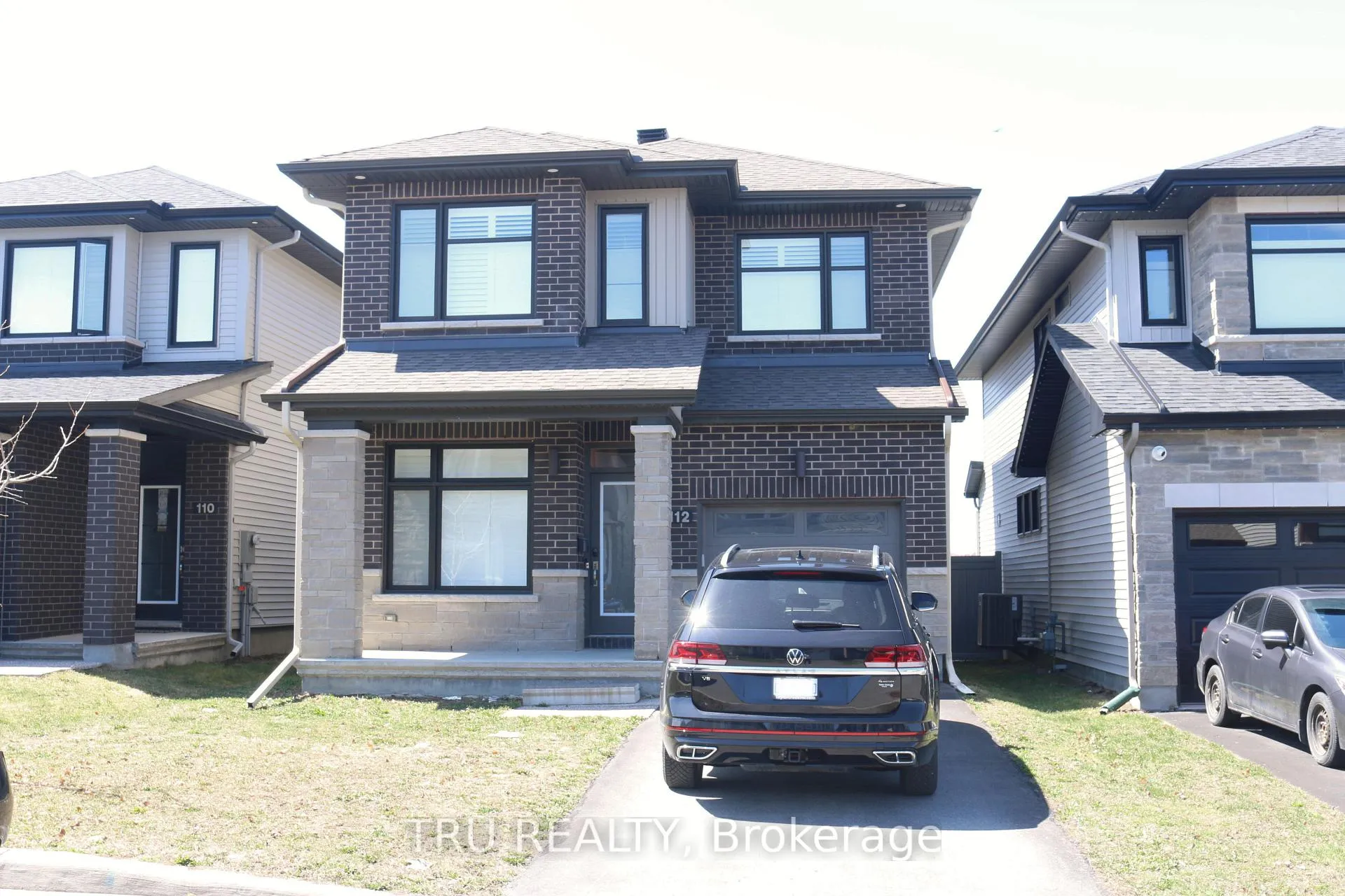 Photo 2 of 112 Minikan Street, Ottawa, Blossom Park/Kemp Park/Findlay Creek — HOMEH