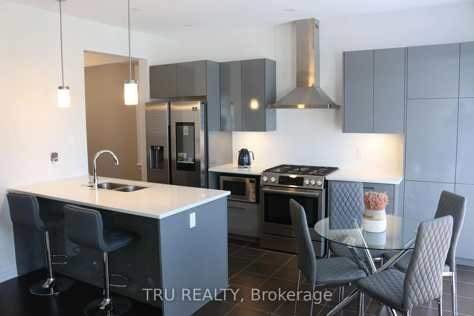 Photo 12 of 112 Minikan Street, Ottawa, Blossom Park/Kemp Park/Findlay Creek — HOMEH
