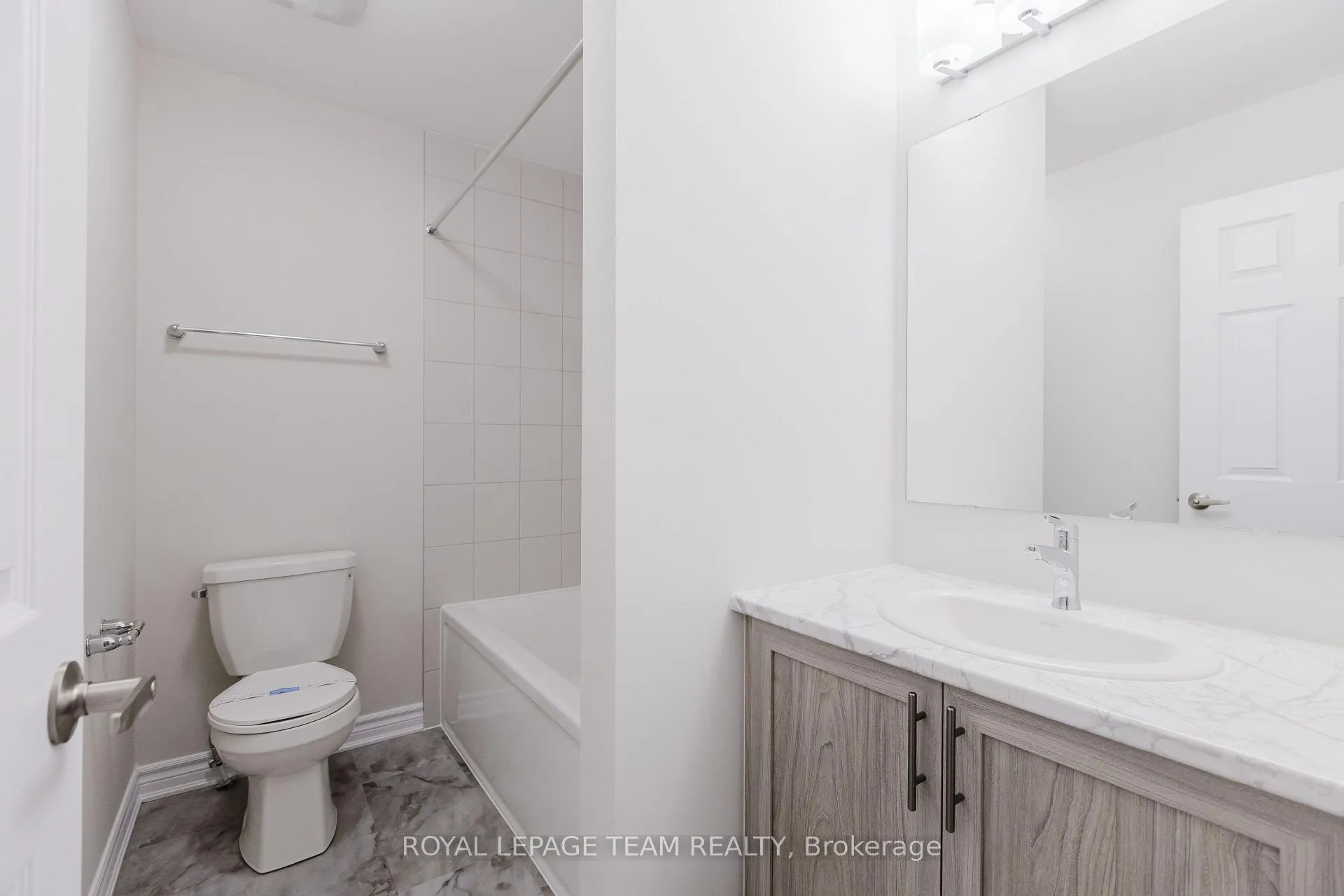 Photo 25 of 180 Ryan Reynolds Way, Ottawa, Avalon West — HOMEH